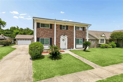 Photo of 2545 HOLIDAY Drive, New Orleans, LA 70131 (MLS # 2559286)