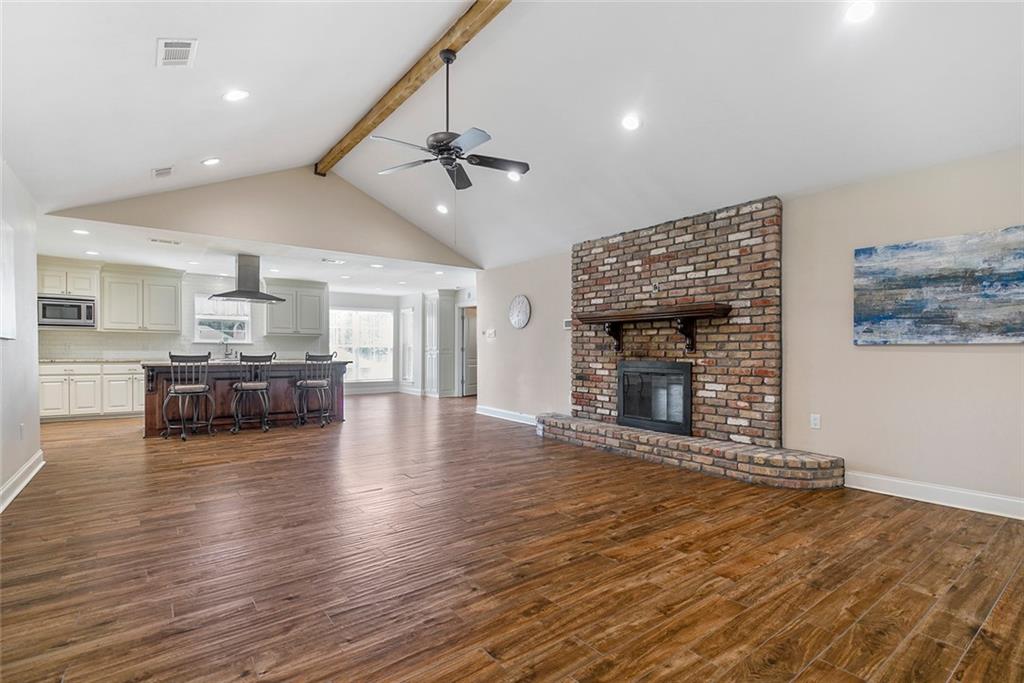 8089 HERMITAGE Drive