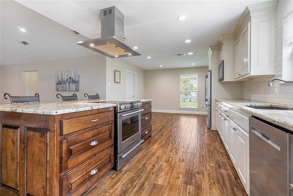 8089 HERMITAGE Drive