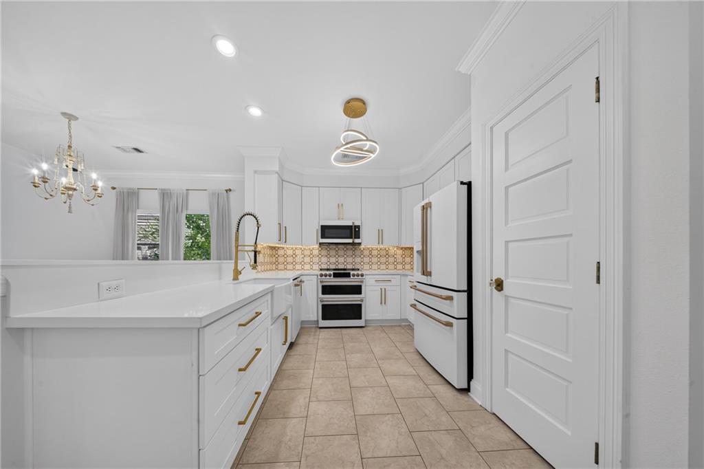 1612 MARINA Drive