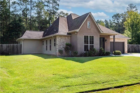 Photo of 300 SUMMIT Court, Covington, LA 70435 (MLS # 2563188)