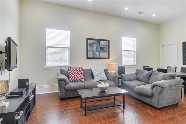 New Orleans, Louisiana 70115, United States, 7 Bedrooms Bedrooms, ,6 BathroomsBathrooms,Residential,Active,8292