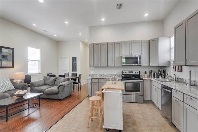 New Orleans, Louisiana 70115, United States, 7 Bedrooms Bedrooms, ,6 BathroomsBathrooms,Residential,Active,8292