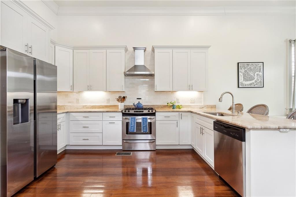 New Orleans, Louisiana 70118, United States, 3 Bedrooms Bedrooms, ,3 BathroomsBathrooms,Residential,Active,86244