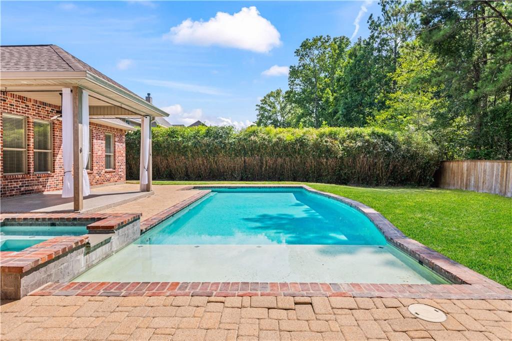 1082 WHITETAIL Drive