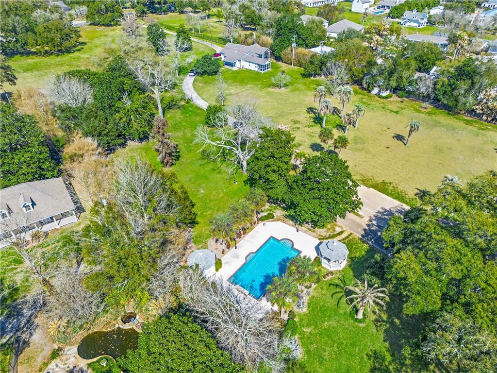 845 E SCENIC Drive