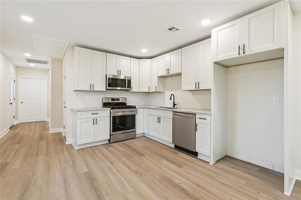 2708 SAM LENOX Street