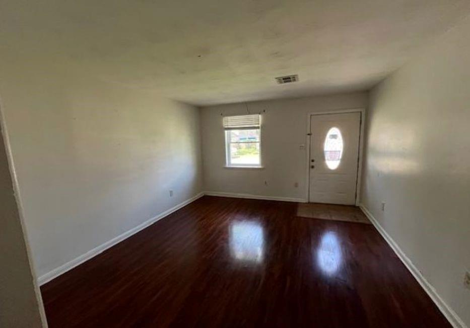 621 FAIRLAWN Drive