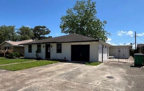 621 FAIRLAWN Drive Terrytown LA 70056