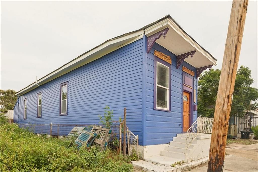 1619 LOUISA Street