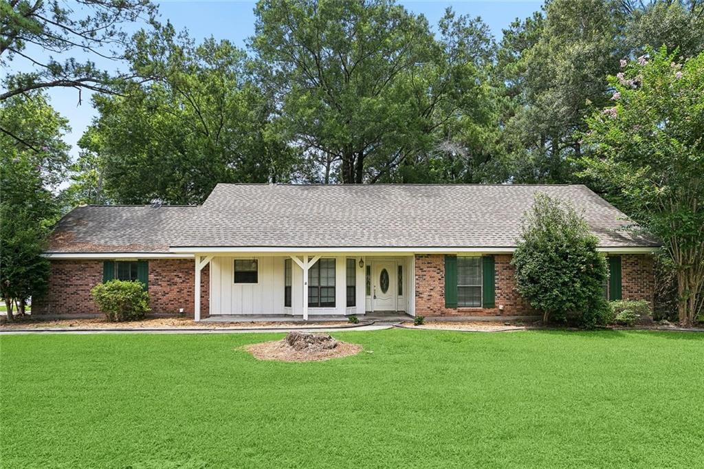 Photo 1 of 12 — 32 BETH Drive, Covington, LA 70433