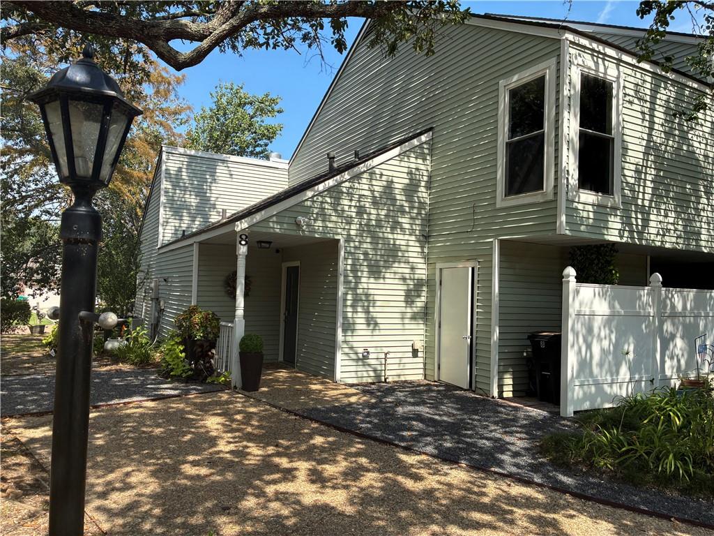 8 JACQUELINE Court 8