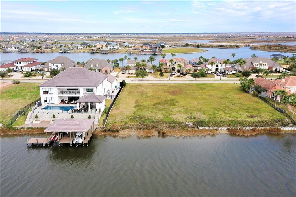 1484 LAKESHORE Boulevard