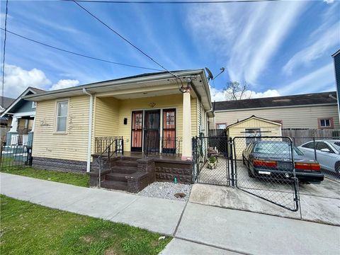 632 S SOLOMON Street New Orleans LA 70119