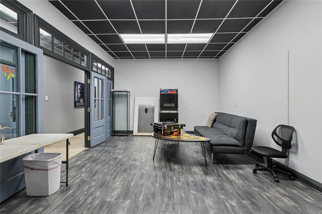 4632 PONTCHARTRAIN Drive