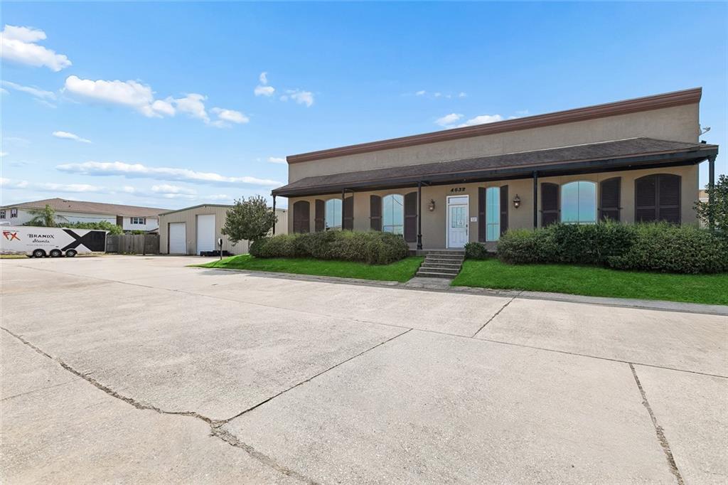 4632 PONTCHARTRAIN Drive