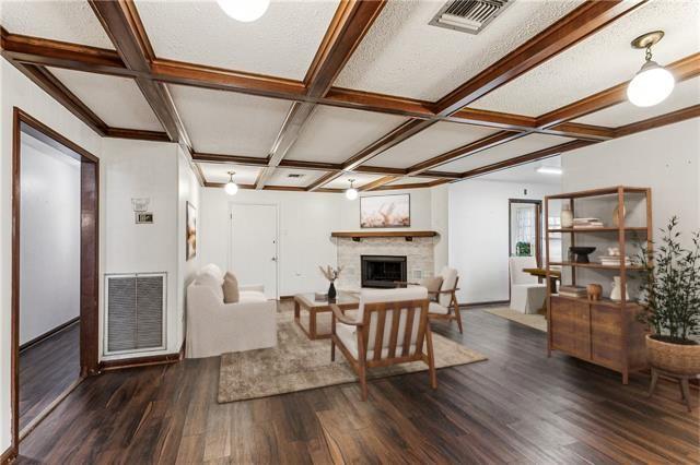 194 SEDGEFIELD Drive