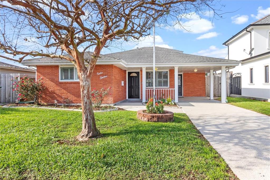 1216 CARNATION Avenue