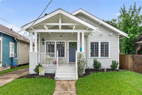 Photo of 4919 S JOHNSON Street, New Orleans, LA 70125 (MLS # 2559711)