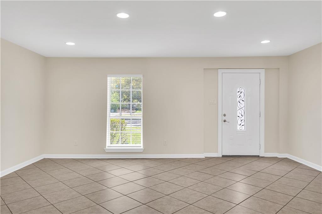 4418 MACARTHUR Boulevard