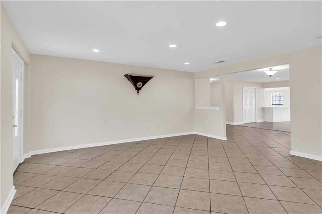 4418 MACARTHUR Boulevard