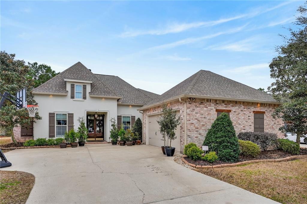 1121 CYPRESS CROSSING Drive