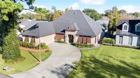 131 COLONIAL CLUB Drive Harahan LA 70123