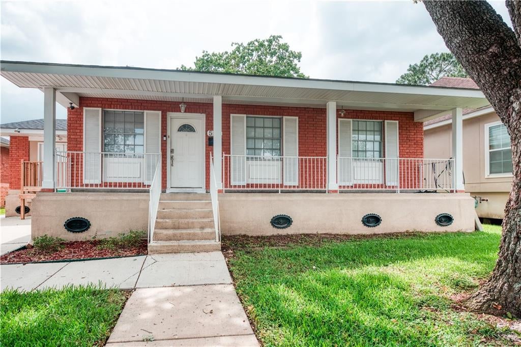 553 DIPLOMAT Street
