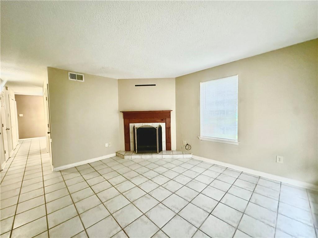 Hammond, Louisiana 70403, United States, 2 Bedrooms Bedrooms, ,2 BathroomsBathrooms,Residential,Pending,52084