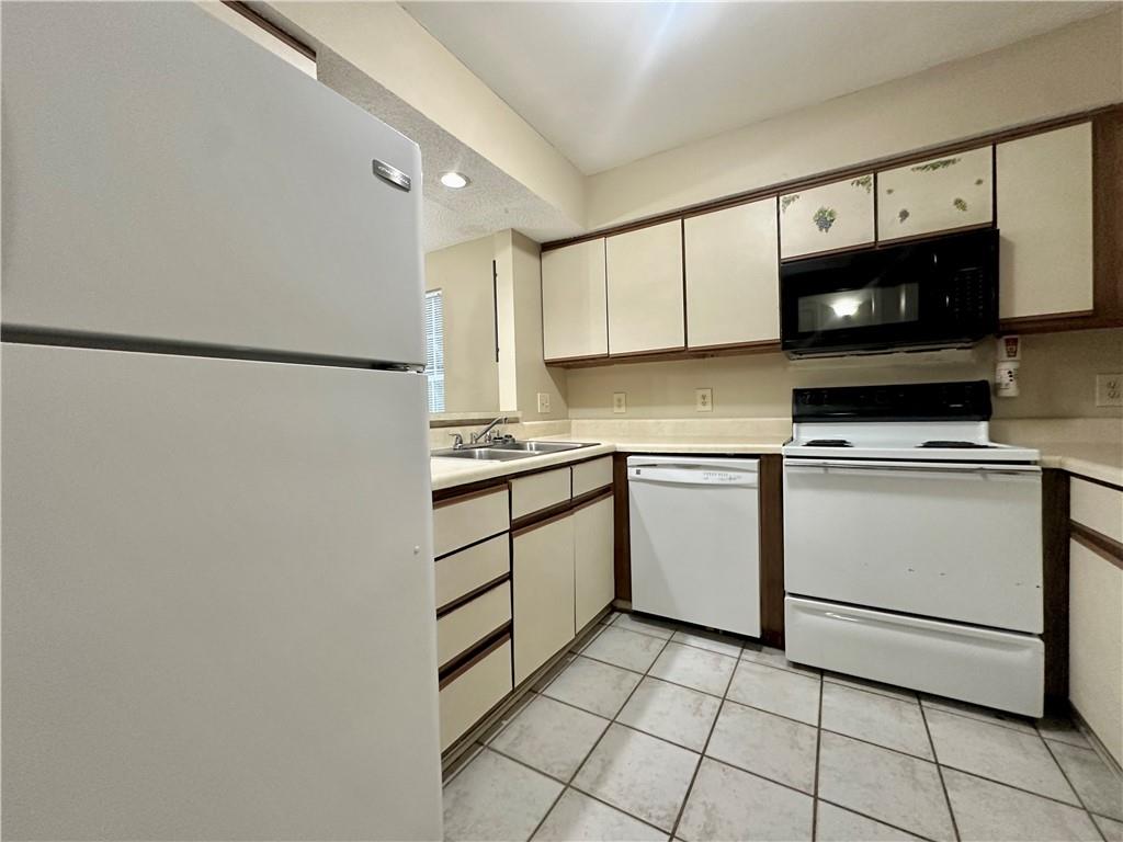Hammond, Louisiana 70403, United States, 2 Bedrooms Bedrooms, ,2 BathroomsBathrooms,Residential,Pending,52084