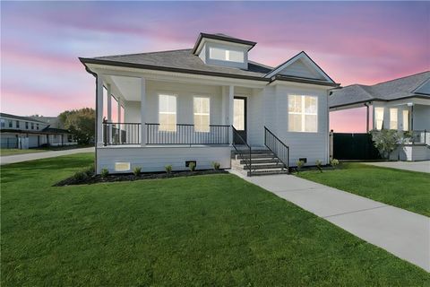 3000 PLAZA Drive Chalmette LA 70043