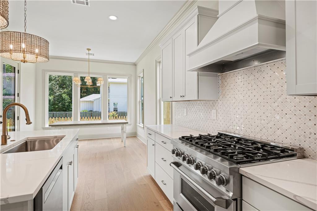 70470 LANDRYKATE Lane