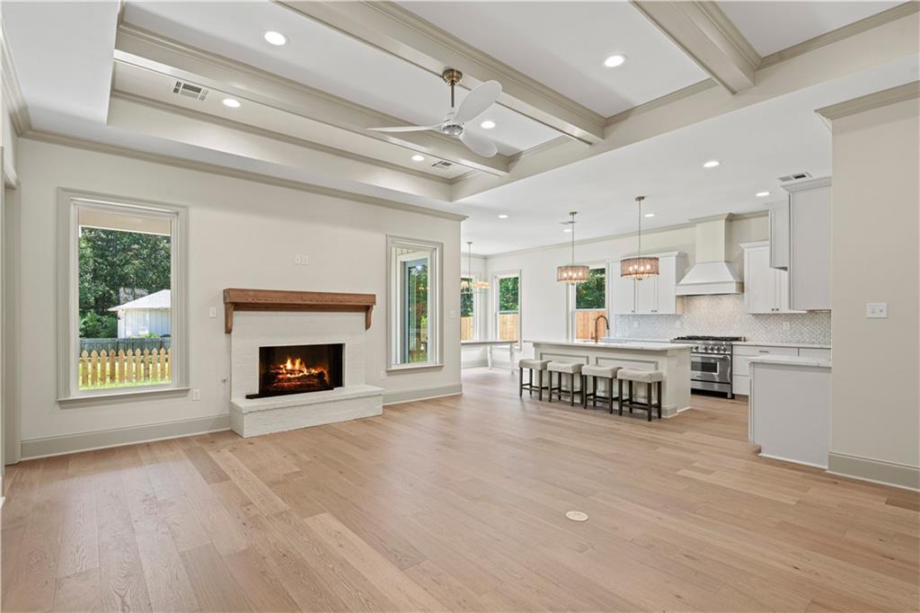 70470 LANDRYKATE Lane