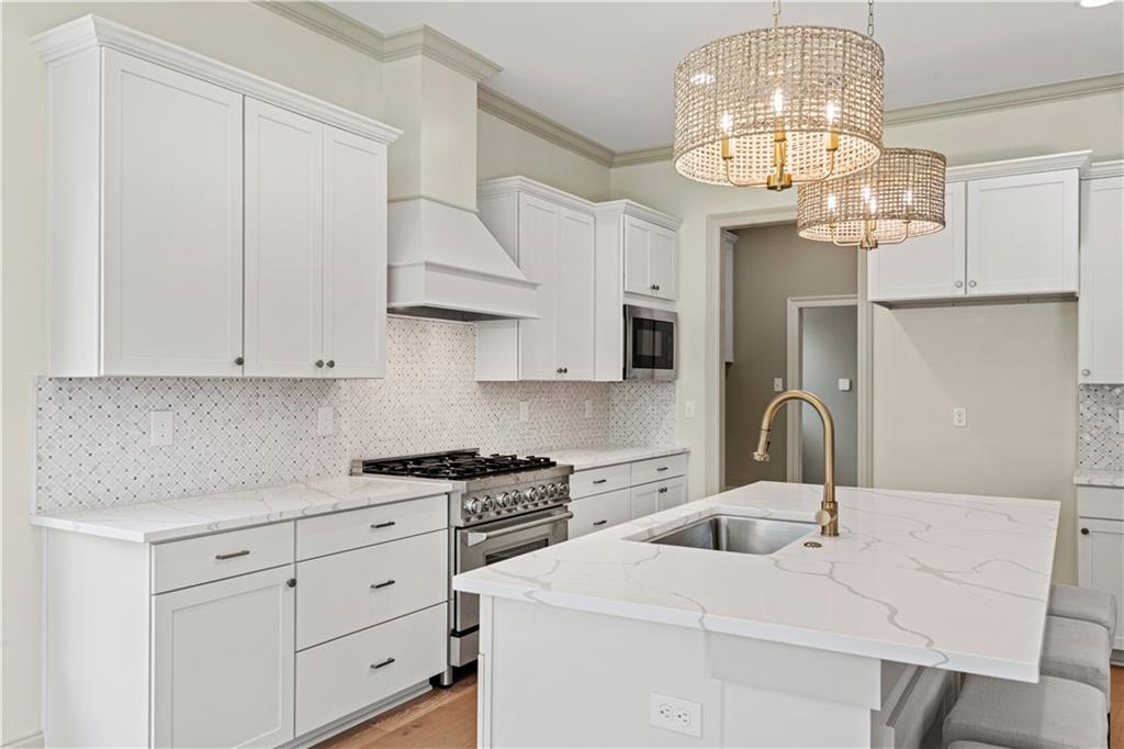 70470 LANDRYKATE Lane