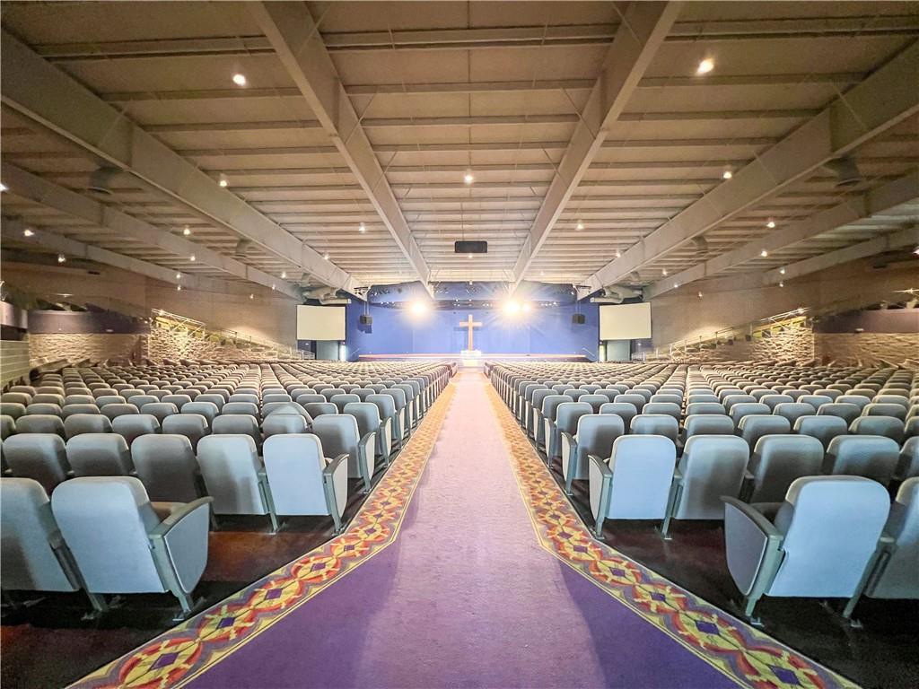 17199 N I-12 SERVICE RD Road