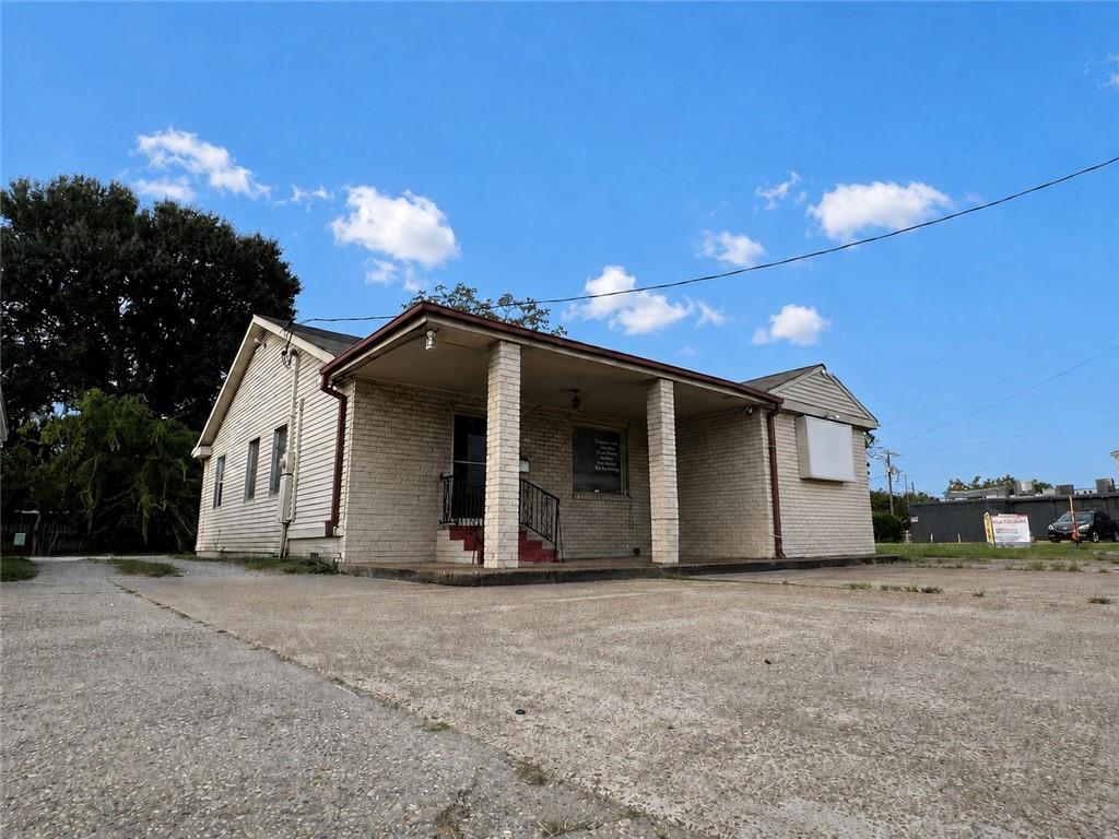 3805 JEFFERSON Highway