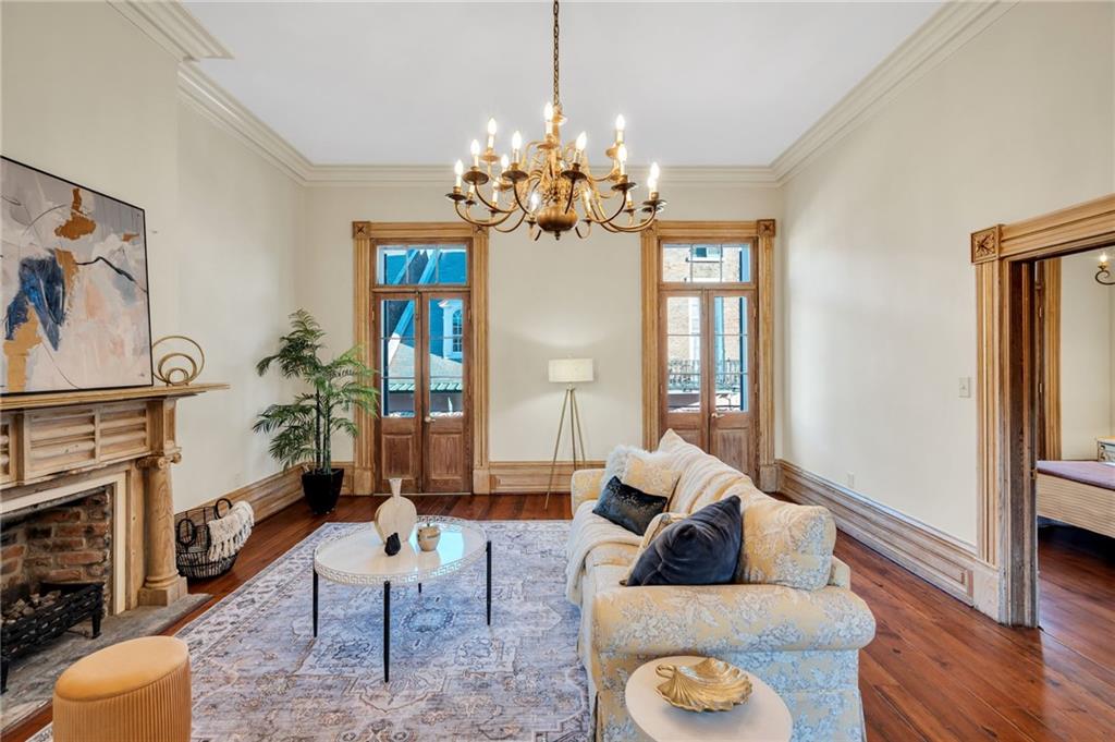 415 BURGUNDY Street 2A