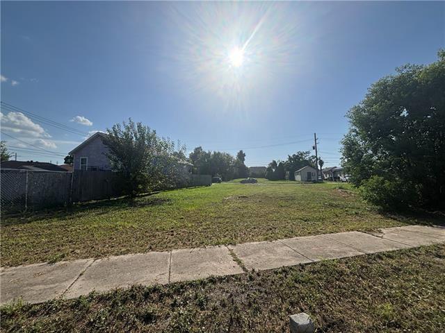 1800 POLAND. Avenue