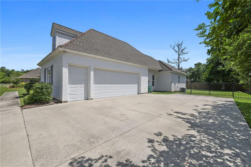 19328 COUNTRY CLUB Lane