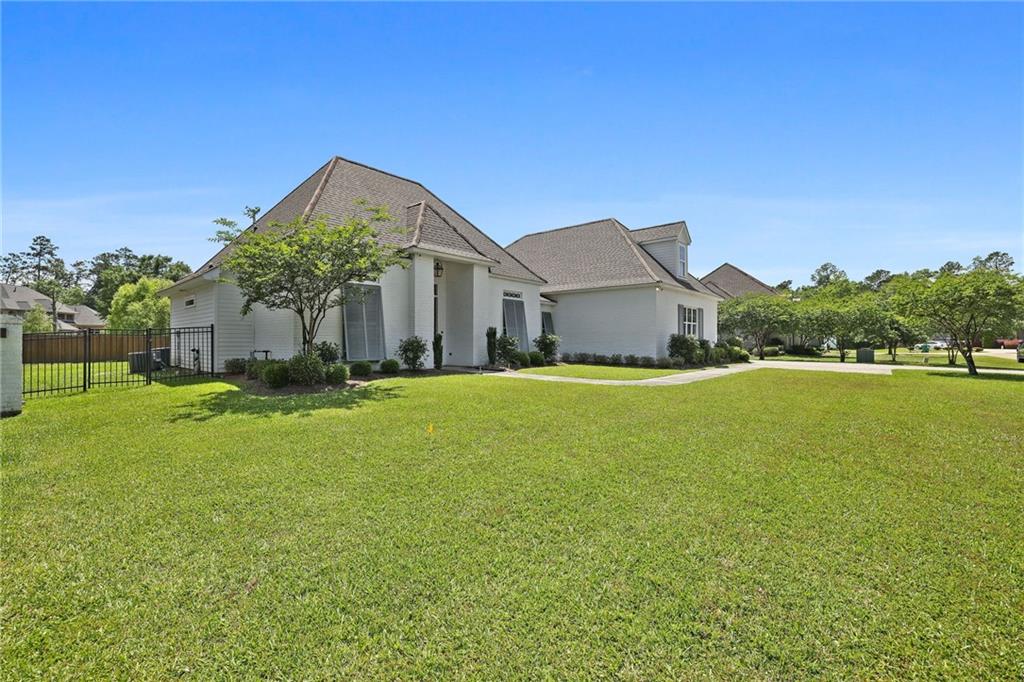 19328 COUNTRY CLUB Lane