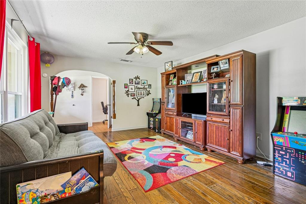 517 BARBARA Place