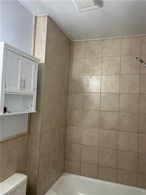 New Orleans, Louisiana 70124, United States, 2 Bedrooms Bedrooms, ,1 BathroomBathrooms,Residential,Active,63371