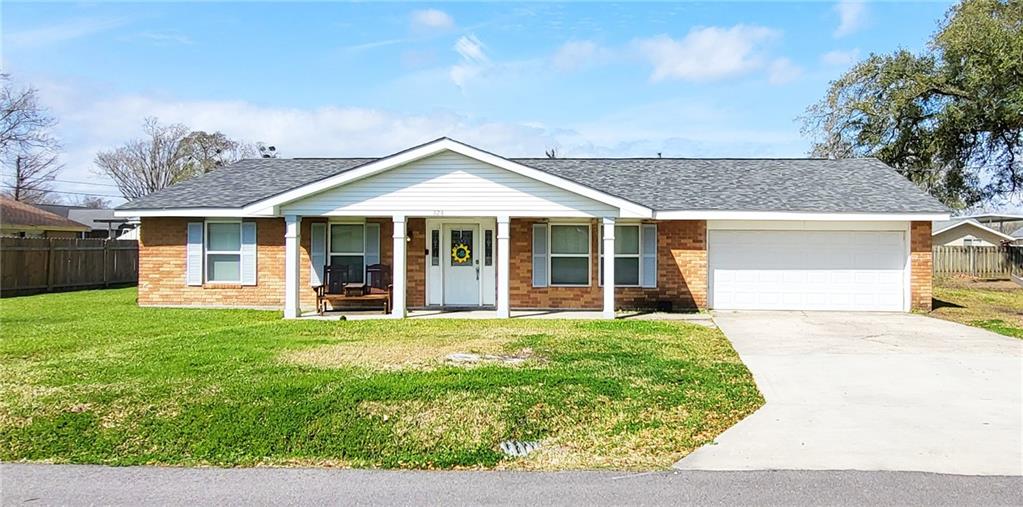 324 RIVER OAKS Drive