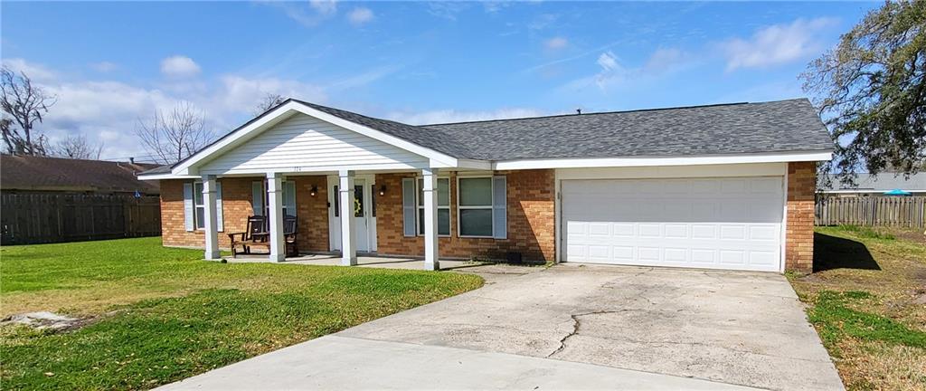 324 RIVER OAKS Drive