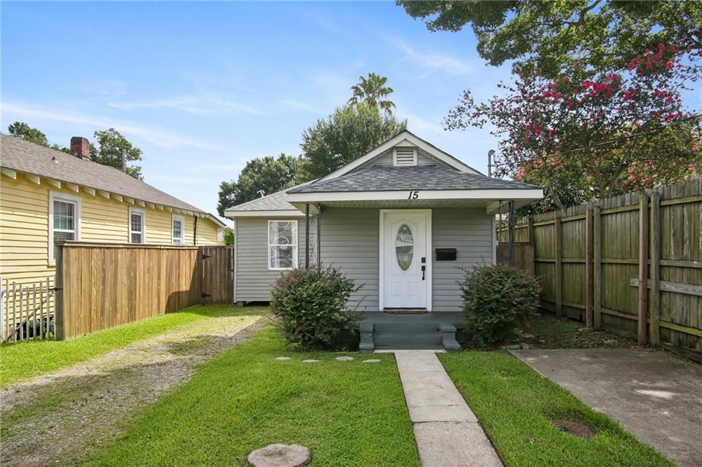 Photo 1 of 21 — 15 CRISLAUR Avenue, Harahan, LA 70123