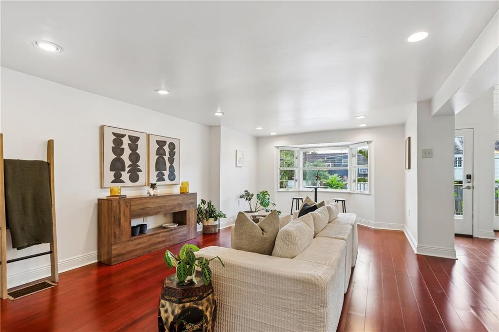 1713 S NORMAN C FRANCIS Parkway