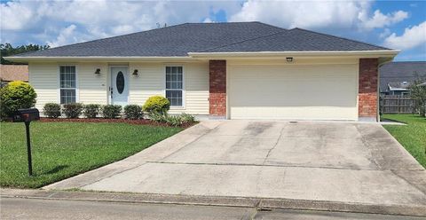 135 DUNLEITH Drive Destrehan LA 70047