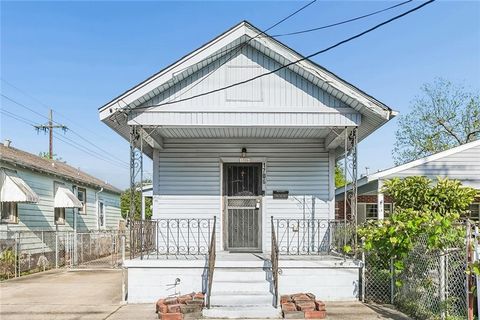 1706 PIETY Street New Orleans LA 70117