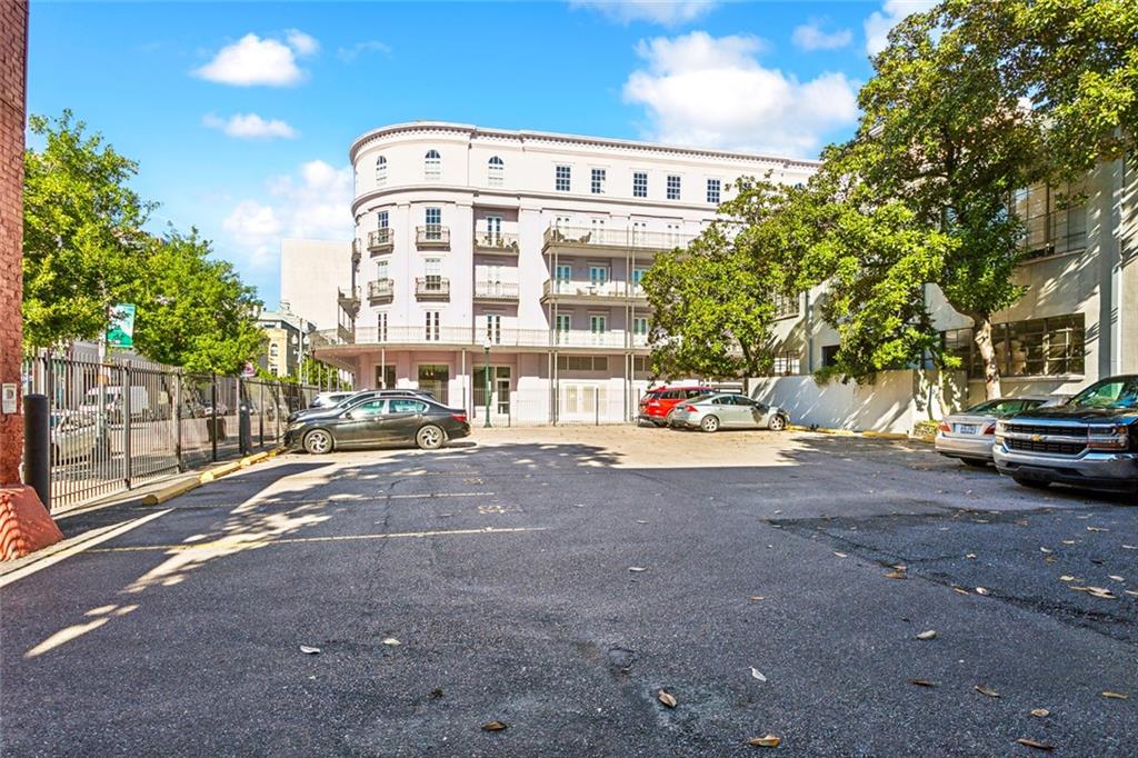 760 MAGAZINE Street 203