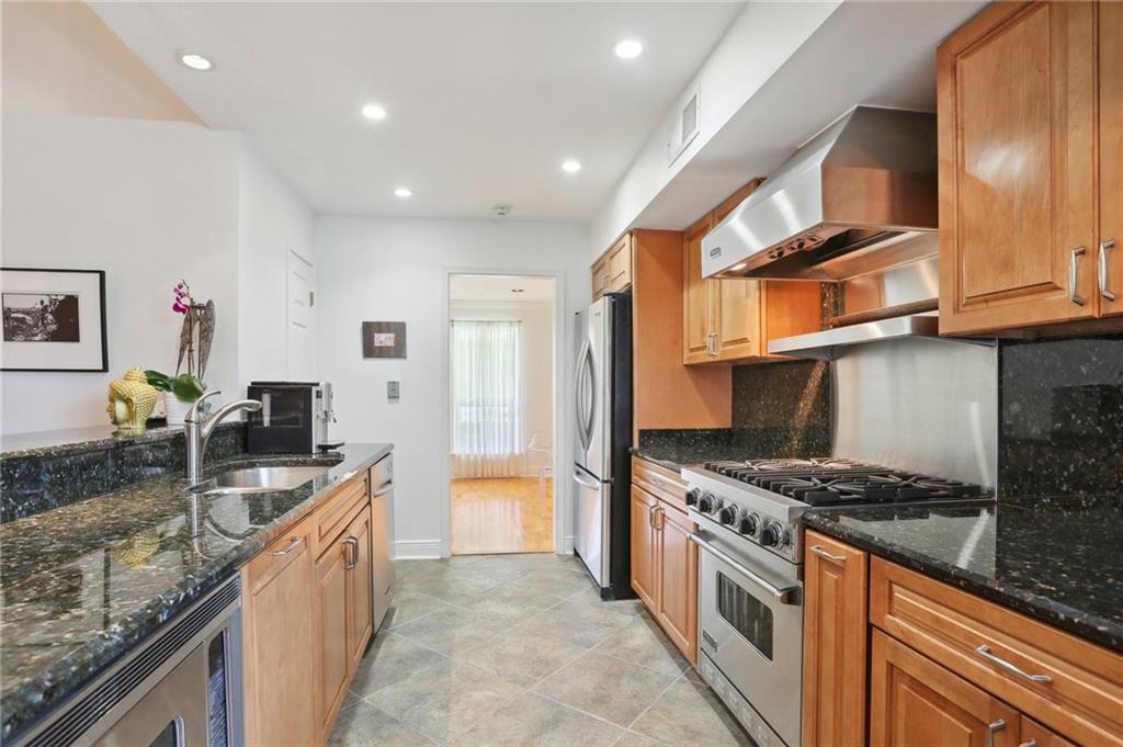 Metairie, Louisiana 70002, United States, 4 Bedrooms Bedrooms, ,3 BathroomsBathrooms,Residential,Active,56186